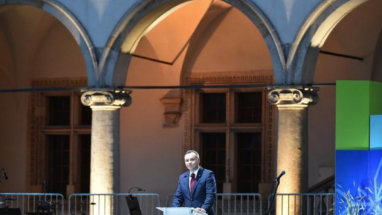 Prezydent RP Andrzej Duda przemawia podczas otwarcia 41. sesji Komitetu Światowego Dziedzictwa UNESCO na Zamku Królewskim na Wawelu. Fot. PAP/J. Bednarczyk 