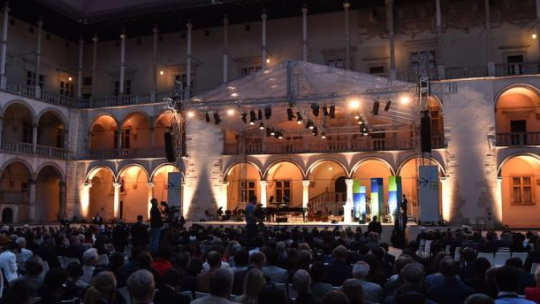 Otwarcie 41. sesji Komitetu Światowego Dziedzictwa UNESCO 2 bm. na Zamku Królewskim na Wawelu. Fot. PAP/J. Bednarczyk