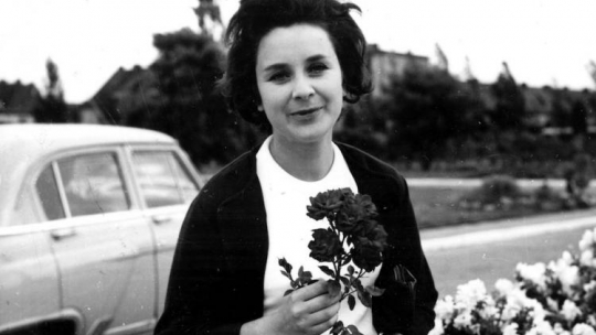 Tamara Miansarowa podczas III Międzynarodowego Festiwalu Piosenki w Sopocie w 1963 r. nagrodzona za piosenkę "Zawsze niech będzie słońce". Fot. PAP/CAF