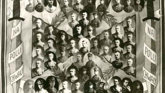 Oficerowie 55. Poznańskiego Pułku Piechoty odznaczeni Krzyżem Walecznych podczas wojny polsko-bolszewickiej. Źródło: CAW