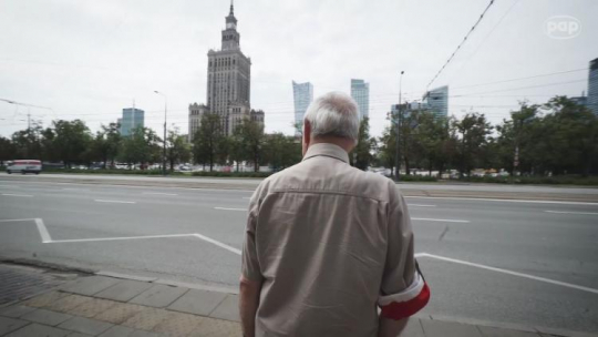 Powstańczy adres ’44: ul. Marszałkowska 123. Źródło: serwis wideo PAP