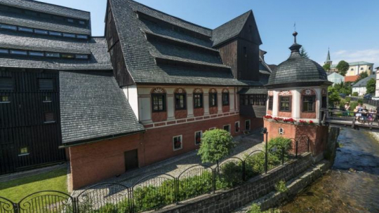 Muzeum Papiernictwa w Dusznikach-Zdroju. Fot. PAP/J. Ochoński