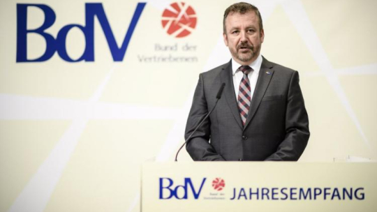 Przewodniczący BdV Bernd Fabritius. Fot. PAP/EPA