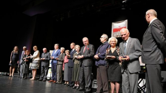 Uroczystość wręczenia medali "Dziękujemy za wolność" w nowohuckim Centrum Kultury w Krakowie. Fot. PAP/S. Rozpędzik 