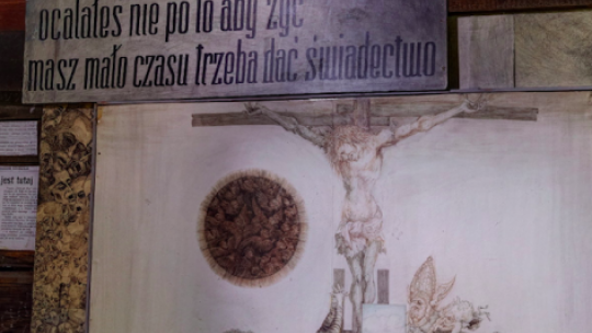 Fragment wystawy „Klisze pamięci. Labirynty”