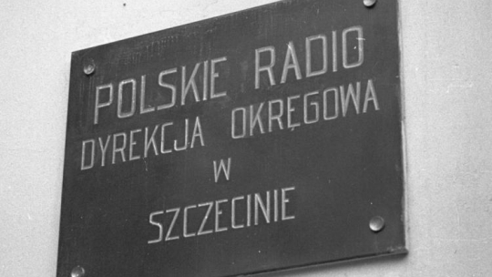Siedziba Polskiego Radia przy alei Wojska Polskiego 73 w Szczecinie, 1948 r. Fot. PAP/CAF