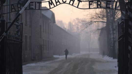 Teren b. niemieckiego nazistowskiego obozu koncentracyjnego Auschwitz. Fot. PAP/A. Grygiel