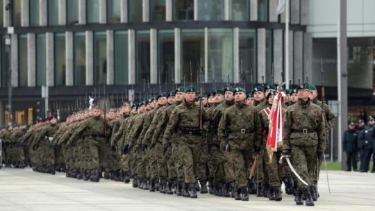 Próba generalna uroczystej odprawy wart. Fot. PAP/T. Gzell