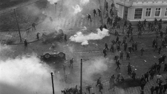 Grudzień 1970 r. w Szczecinie. Fot. PAP/CAF 