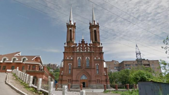 Kościół pod wezwaniem Najświętszej Maryi Panny we Władywostoku. Źródło: Google Maps - Street View 