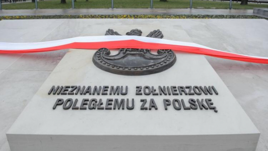 Uroczystości odsłonięcia odnowionego Pomnika Nieznanego Żołnierza w Lublinie. Fot. PAP/W. Pacewicz