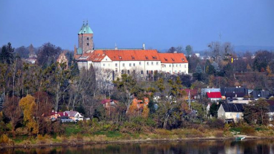 Sanktuarium Matki Bożej Pocieszenia w Czerwińsku nad Wisłą. Fot. PAP/P. Brzeziński