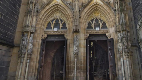 Gotycka katedra pw. św.św. Stanisława i Wacława. Fot. PAP/J. Undro