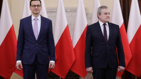 Premier Mateusz Morawiecki i wicepremier, minister kultury i dziedzictwa narodowego Piotr Gliński na inauguracji Rady Narodowego Instytutu Wolności – Centrum Rozwoju Społeczeństwa Obywatelskiego. PAP/T. Gzell