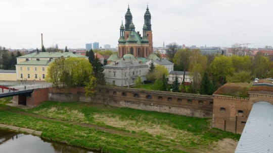 Bazylika archikatedralna świętych apostołów Piotra i Pawła w Poznaniu. Fot. PAP/J. Kaczmarczyk