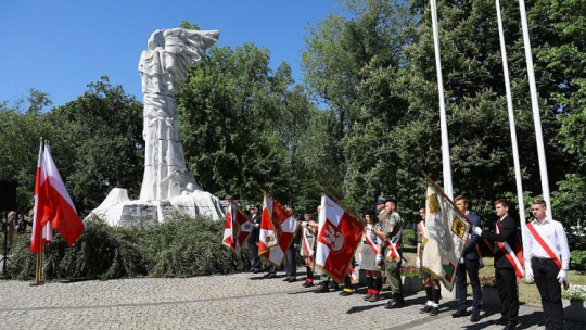 Obchody 74. rocznicy rozpoczęcia bitwy o Monte Cassino przy Pomniku Bitwy o Monte Cassino w Warszawie. Fot. PAP/R. Guz