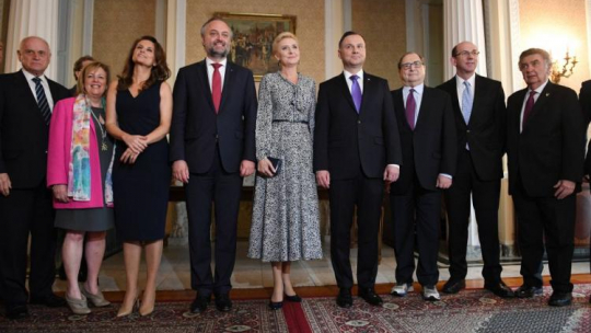 Prezydent Andrzej Duda z małżonką Agatą Kornhauser-Dudą i konsul generalny RP w Nowym Jorku Maciej Golubiewski podczas spotkania z przedstawicielami organizacji żydowskich. Fot. PAP/R. Pietruszka