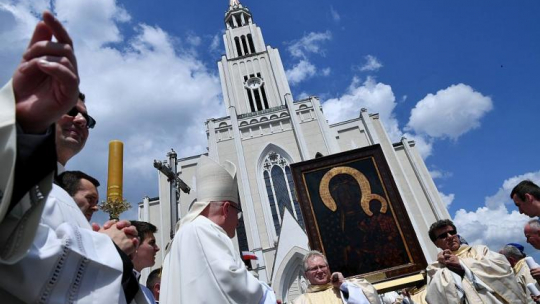 Zakończenie peregrynacji Kopii Ikony Matki Bożej Częstochowskiej w Parafii Najczystszego Serca Maryi w Warszawie. Fot. PAP/J. Turczyk