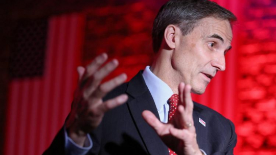 Ambasador USA Paul W. Jones. Fot. PAP/S. Rozpędzik