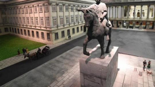 Makieta Pałacu Saskiego w Parku Miniatur Województwa Mazowieckiego w Domu Towarowym Braci Jabłkowskich w Warszawie. Fot. PAP/R. Pietruszka