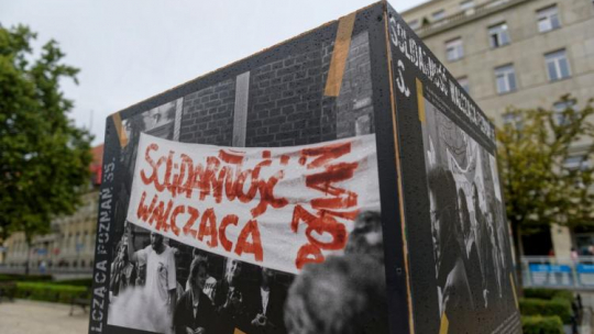 Wystawa zorganizowana w ramach konferencji popularnonaukowej "Od solidaryzmu do niepodległości. O działalności i myśli politycznej Solidarności Walczącej w latach 1982–1990" przez Instytut Pamięci Narodowej w Poznaniu. Fot. PAP/J. Kaczmarczyk