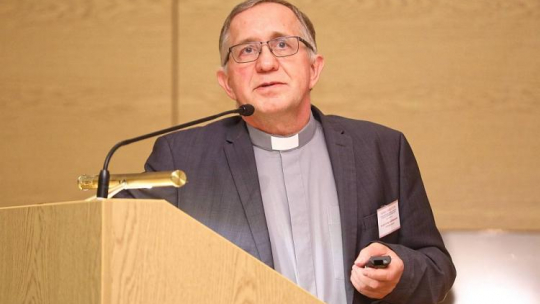 Ks. prof. Józef Naumowicz. Fot. PAP/R. Guz