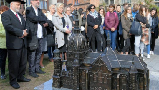 Uroczyste odsłonięcie makiety zburzonej w 1939 r. Wielkiej Synagogi w Gdańsku. Fot. PAP/A. Warżawa