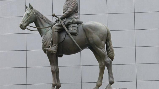 Uroczyste odsłonięcie pomnika marszałka Józefa Piłsudskiego w Nowym Sączu. Fot. PAP/G. Momot