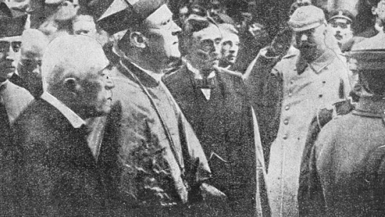 Członkowie Rady Regencyjnej - od lewej: hrabia Józef Ostrowski, arcybiskup Aleksander Kakowski i książę Stanisław Lubomirski. 10.1917. Fot. PAP/CAF/Reprodukcja