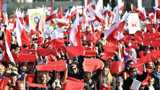 XVII Radosna Parada Niepodległości we Wrocławiu. Fot. PAP/M. Kulczyński