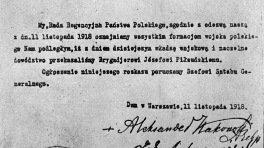 Warszawa, 11. 11. 1918. Rozkaz Rady Regencyjnej nakazujący przekazanie władzy wojskowej i naczelnego dowództwa Józefowi Piłsudskiemu. Fot. PAP/Archiwum
