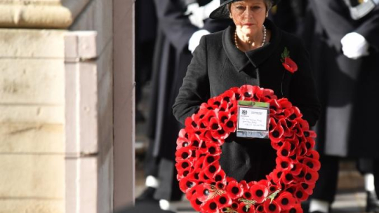 Wlk. Brytania, Londyn: Whitehall. 11 11 2018. Premier brytyjska Theresa May podczas obchodów z okazji 100. rocznicy zakończenia I wojny światowej. Fot. PAP/EPA/A. Rain