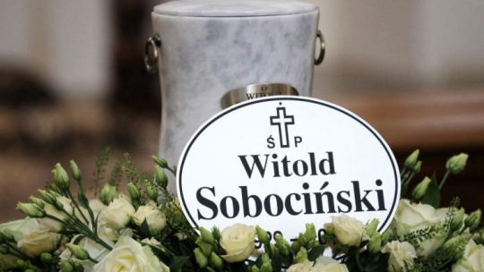 Warszawa, 27.11.2018. Uroczystości pogrzebowe operatora filmowego Witolda Sobocińskiego w kościele Wizytek. Fot. PAP/T. Gzell