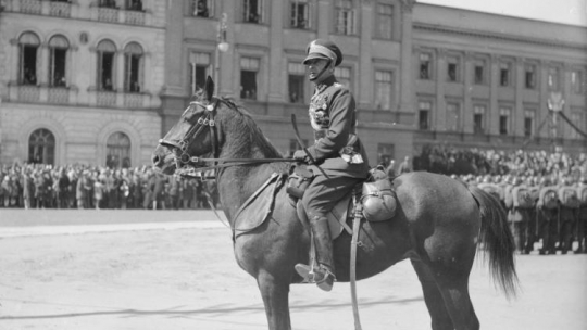 Gen. Bolesław Wieniawa-Długoszowski podczas uroczystości na Pl. Piłsudskiego