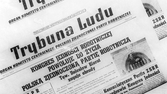 Pierwszy numer „Trybuny Ludu”. Fot. PAP/CAF/ADM/S. Dąbrowiecki