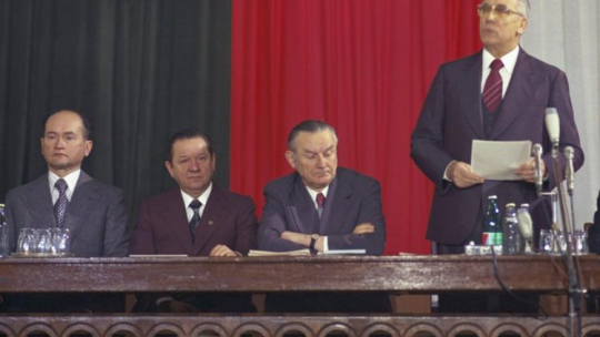 II Krajowa Narada Przedstawicieli Samorządu Robotniczego w gmachu Urzędu Rady Ministrów. Od lewej: Wojciech Jaruzelski, Edward Babiuch, Piotr Jaroszewicz, Edward Gierek. Warszawa 29.01.1979.  PAP/L. Łożyński 