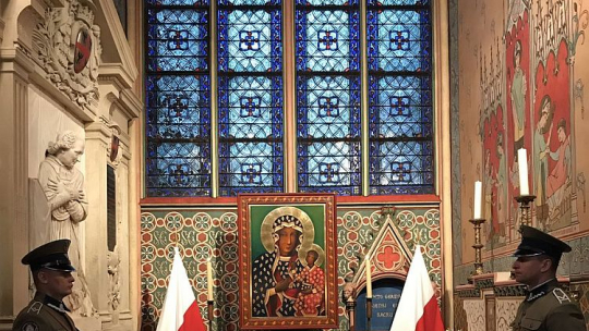 Inauguracja polskiej kaplicy w katedrze Notre Dame. Źródło: Ambasada RP we Francji