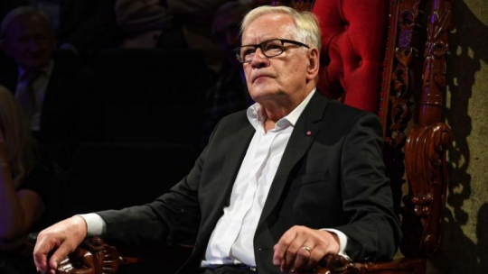 Andrzej Seweryn podczas uroczystego wręczenia mu honorowej nagrody Kowadła. Kraków, 10.09.2018.  PAP/J. Bednarczyk