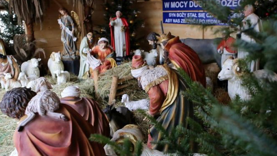 Budowa szopki bożonarodzeniowej na Jasnej Górze. 21.12.2018. Fot. PAP/W. Deska