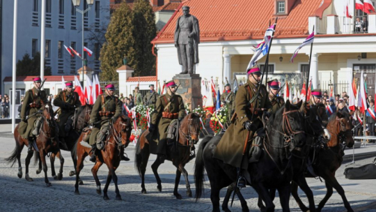 Obchody 100. rocznicy odzyskania niepodległości przez Białystok na Rynku Kościuszki. Fot. PAP/A. Reszko