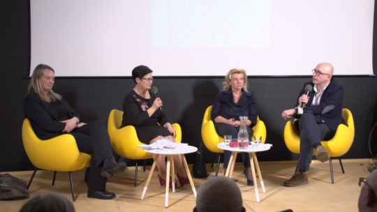 Anna Meier-Osiński, Małgorzata Przybyła, Agnieszka Śliwińska oraz prowadzący spotkanie Dominik Czapigo. Fot. A. Leszczyński