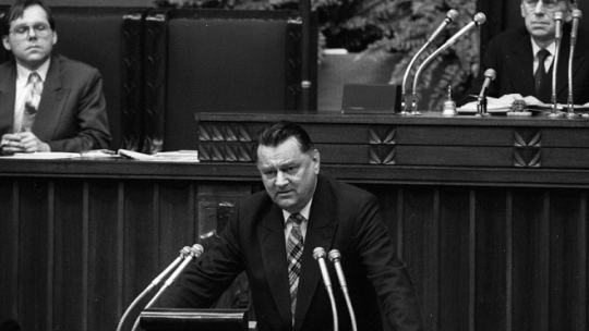 Głosowanie w Sejmie nad wyborem rządu Jana Olszewskiego (C). 23.12.1991. Fot. PAP/I. Radkiewicz