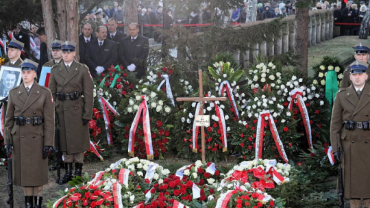 Uroczystości pogrzebowe Jana Olszewskiego na Powązkach Wojskowych w Warszawie. Fot. PAP/P. Supernak