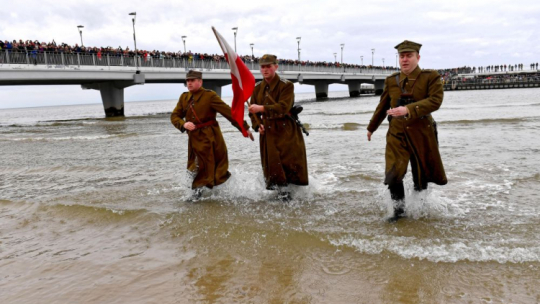 Widowisko historyczne "Bój o Kołobrzeg". Fot. PAP/M. Bielecki