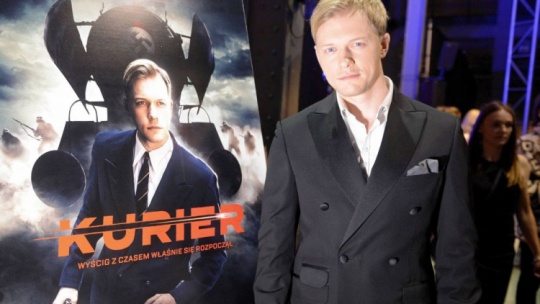 Odtwórca postaci Jana Nowaka-Jeziorańskiego - Philippe Tłokiński. Fot. PAP/ J. Kamiński