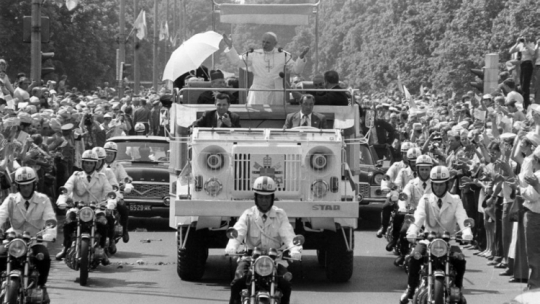 Warszawa, 02.06.1979. Pielgrzymka papieża Jana Pawła II do Polski. PAP/T. Zagoździński