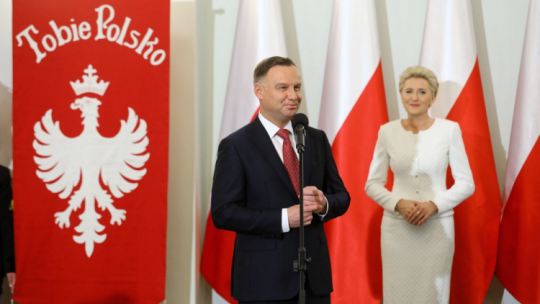 Prezydent Andrzej Duda wraz z małżonką Agatą Kornhauser-Dudą podczas spotkania z przedstawicielami mieszkańców Śląska, w ramach zainaugurowanych w tym w roku obchodów stulecia powstań śląskich.  PAP/R. Guz