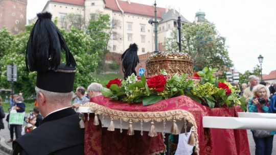  Procesja ku czci św. Stanisława z Wawelu do klasztoru oo. Paulinów na Skałkę.  PAP/Ł. Gągulski