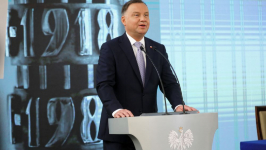 Warszawa, 04.06.2019. Prezydent RP Andrzej Duda podczas uroczystego posiedzenia Senatu z okazji 30. rocznicy wolnych wyborów do Senatu. PAP/R. Guz