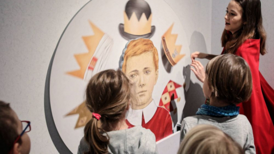 Wystawa „W Polsce króla Maciusia. 100-lecie odzyskania niepodległości” w Muzeum Historii Żydów Polskich POLIN. Fot. PAP/L. Szymański